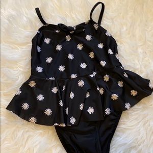 Old Navy daisy print swimsuit 4T